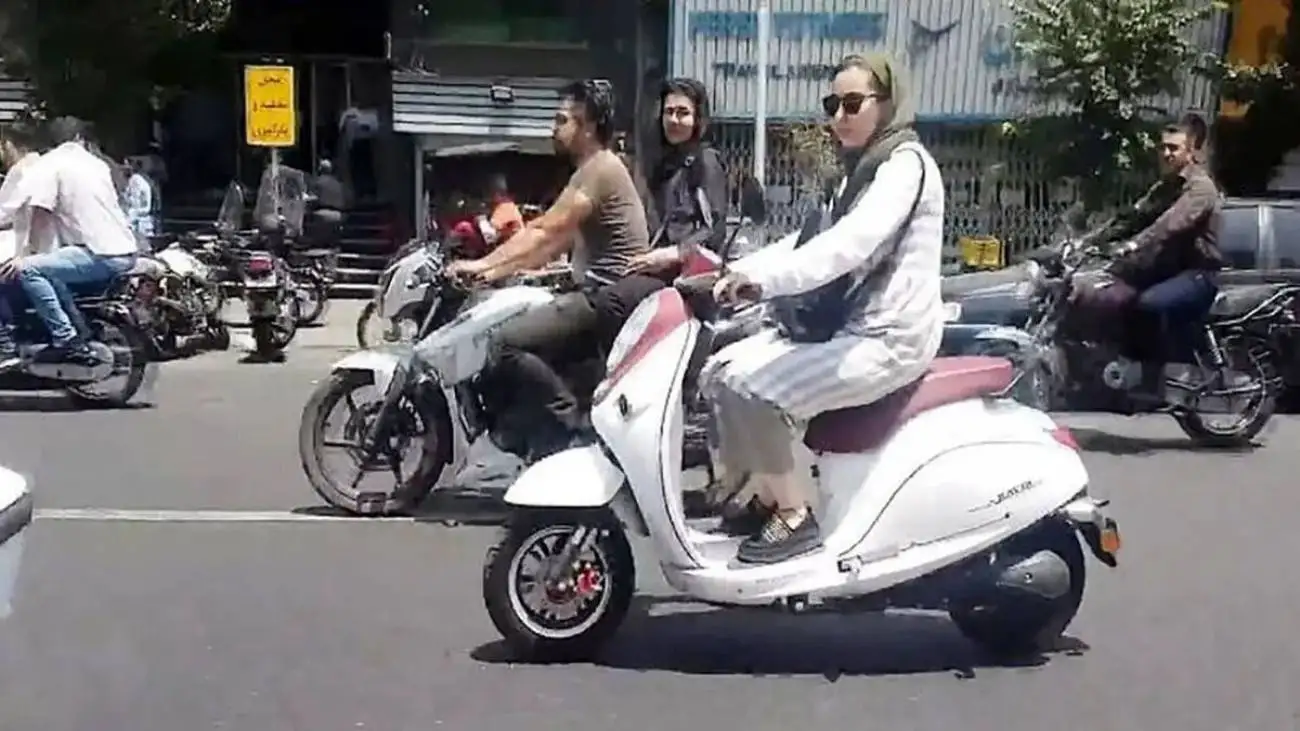 اول معیشت، بعد موتورسیکلت