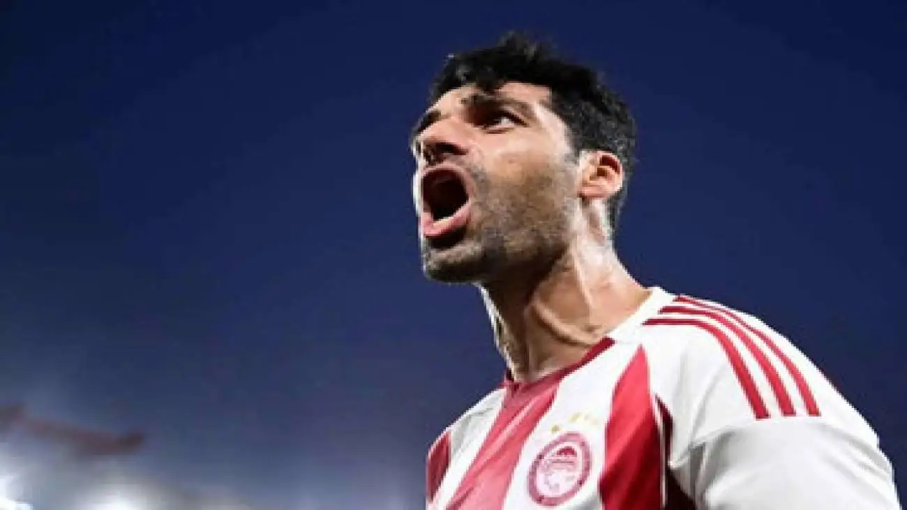 تصویر  -  قهرمانی المپیاکوس با گلزنی مهدی طارمی؛ اولین جام ستاره ایرانی در یونان