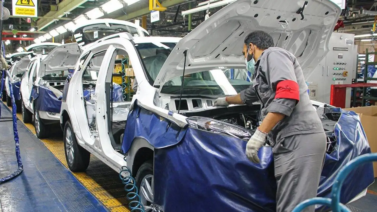 تولید خودروی سواری در سراشیبی