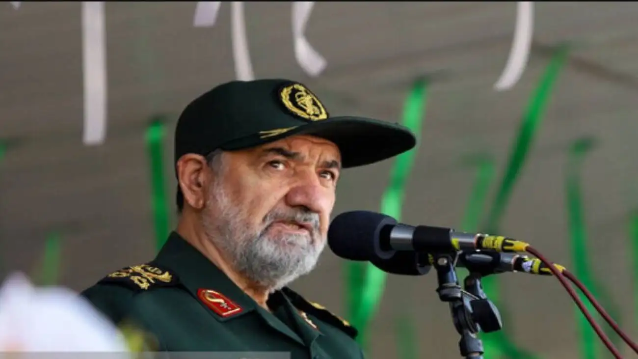 ویدیو  -  محسن رضایی: در جنگ 12 روزه 80 پهپاد را زدیم که در حال حاضر جنازه 32 پهپاد دست ماست
