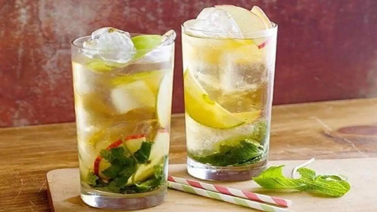 روش تهیه شربت بیدمشک و گلاب برای رفع عطش در افطار