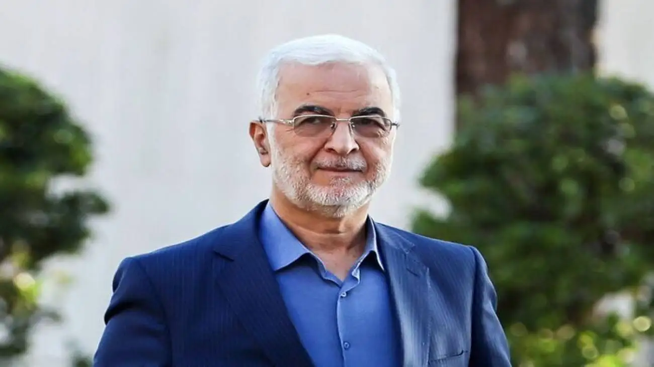 ویدیو  -  وزیر کشور وارد بندرعباس شد