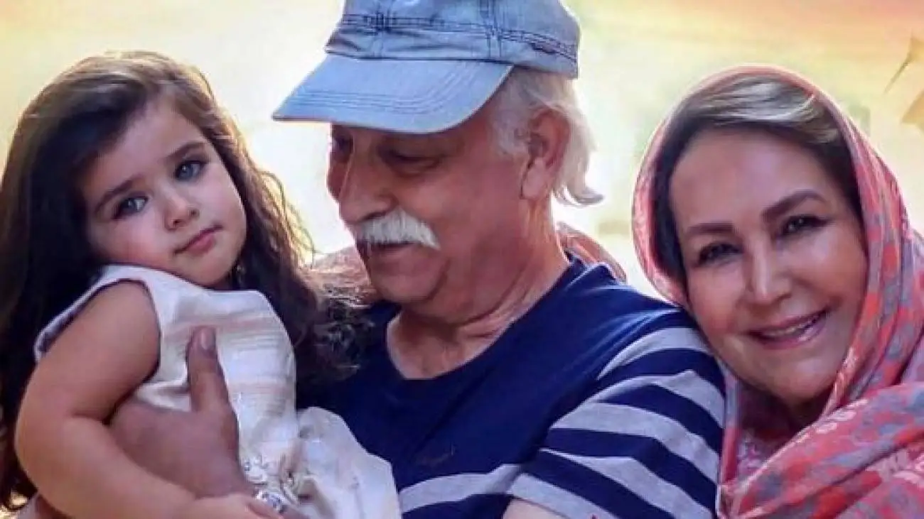 ویدیو  -  عشق ابدی محمود پاک نیت و مهوش صبرکن : در نگاه اول عاشق محمود شدم هنوز صداشو نشنیده بودم دلم هوری ریخت ولی فکر نمیکردم منو بگیره...