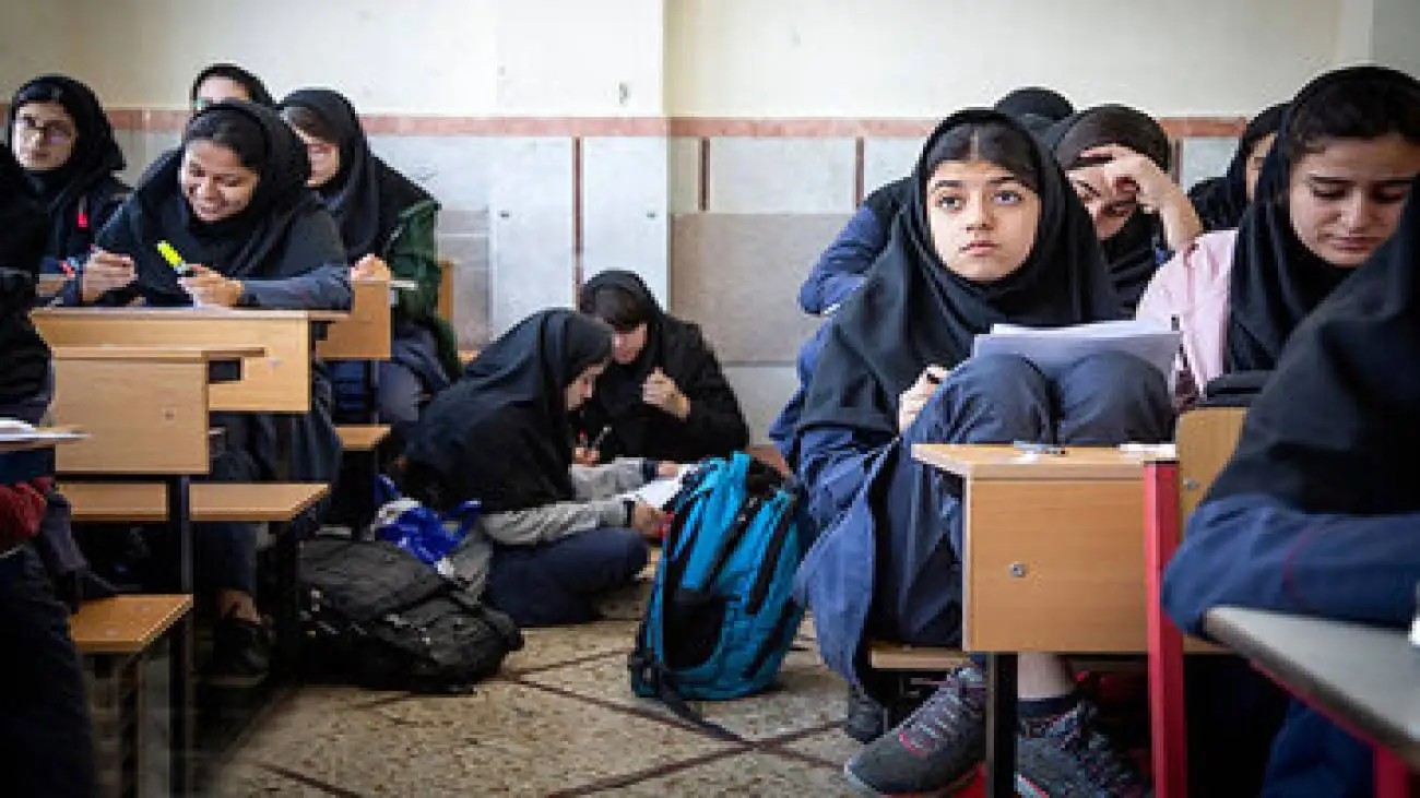 بلاتکلیفی دانش آموزان؛ امتحانات نهایی پایه یازدهم باز هم تغییر کرد -  این تحقیر شورای عالی آموزش وپرورش نیست؟