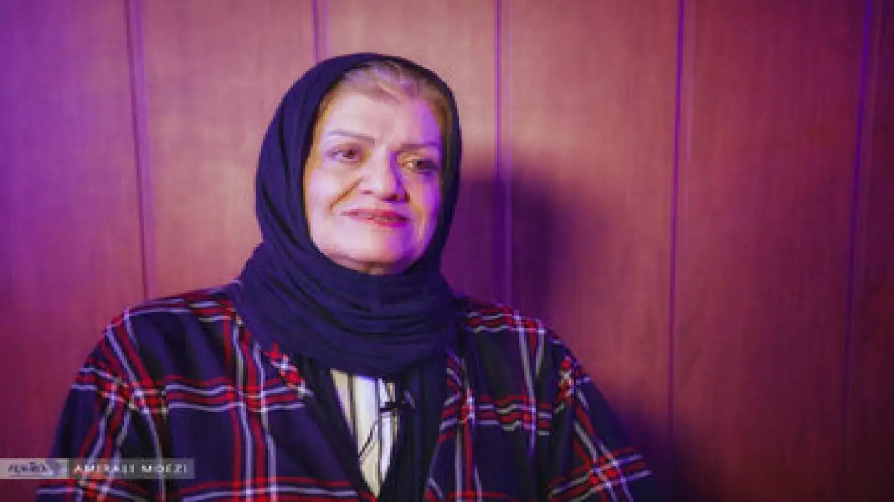 مادرجان! خواهش می کنم استقلال را ول کن و بیا بیرون؛ به مردم دروغ نگویید، من مشاور 50 میلیونی استقلال نیستم!
