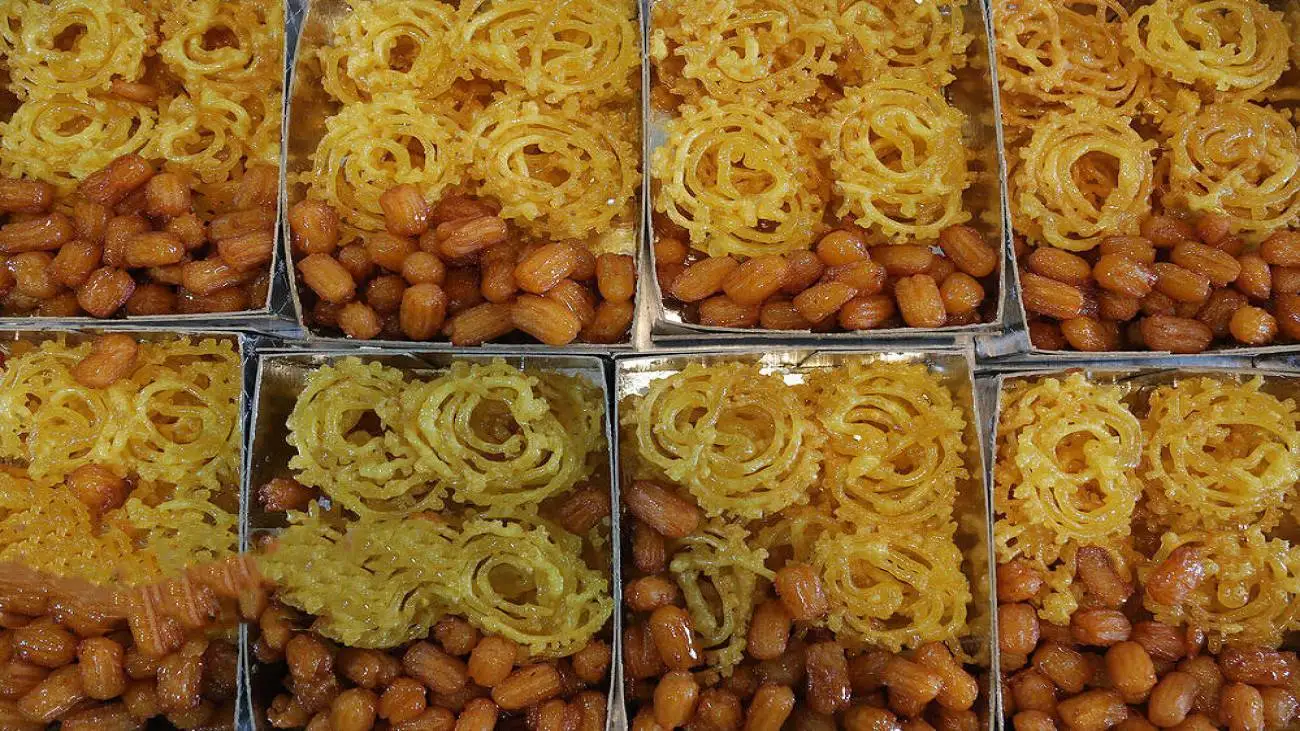 روش تهیه بامیه ماه رمضان؛ چگونه بامیه ترد و پوک درست کنیم؟ + ویدیو