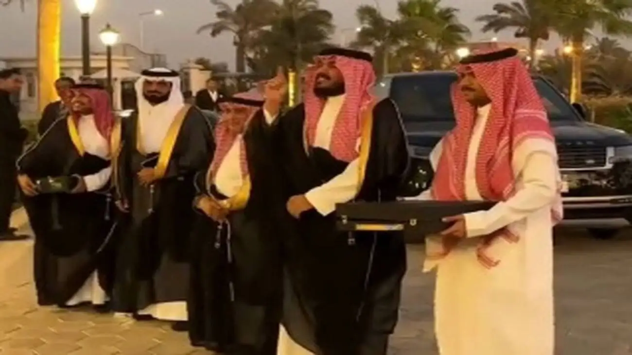 ویدیو  -  هدیه ویژه تاجر عربستانی به مناسبت عروسی دوستش