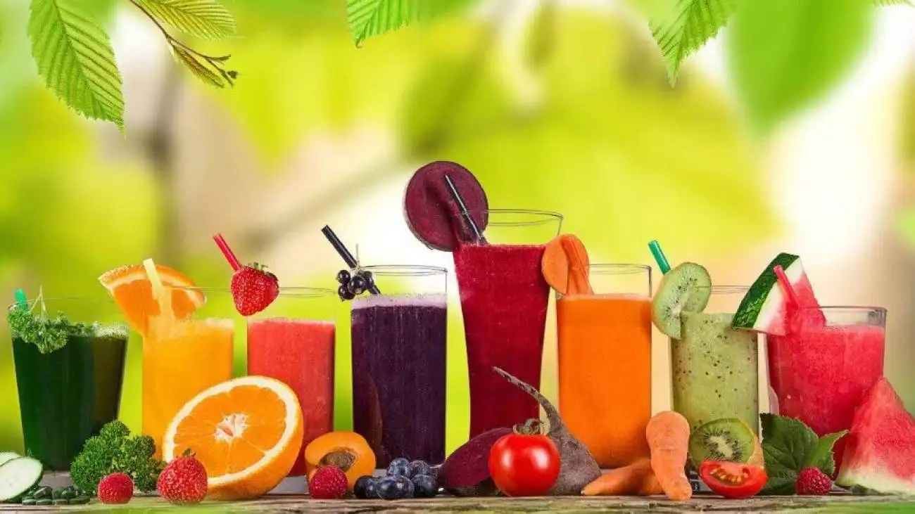 آب میوه یا اسموتی؛ کدام واقعا سالم تره؟