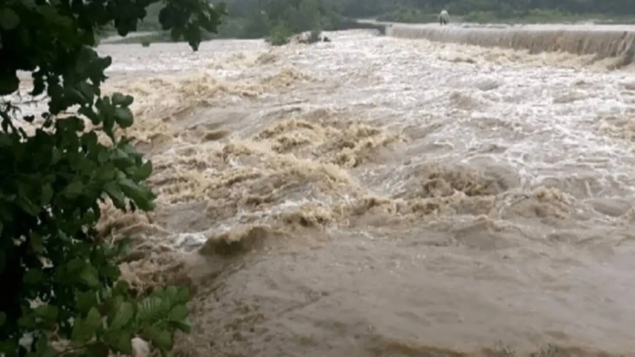 ویدیو  -  بارش سیل آسا در بندر جاسک