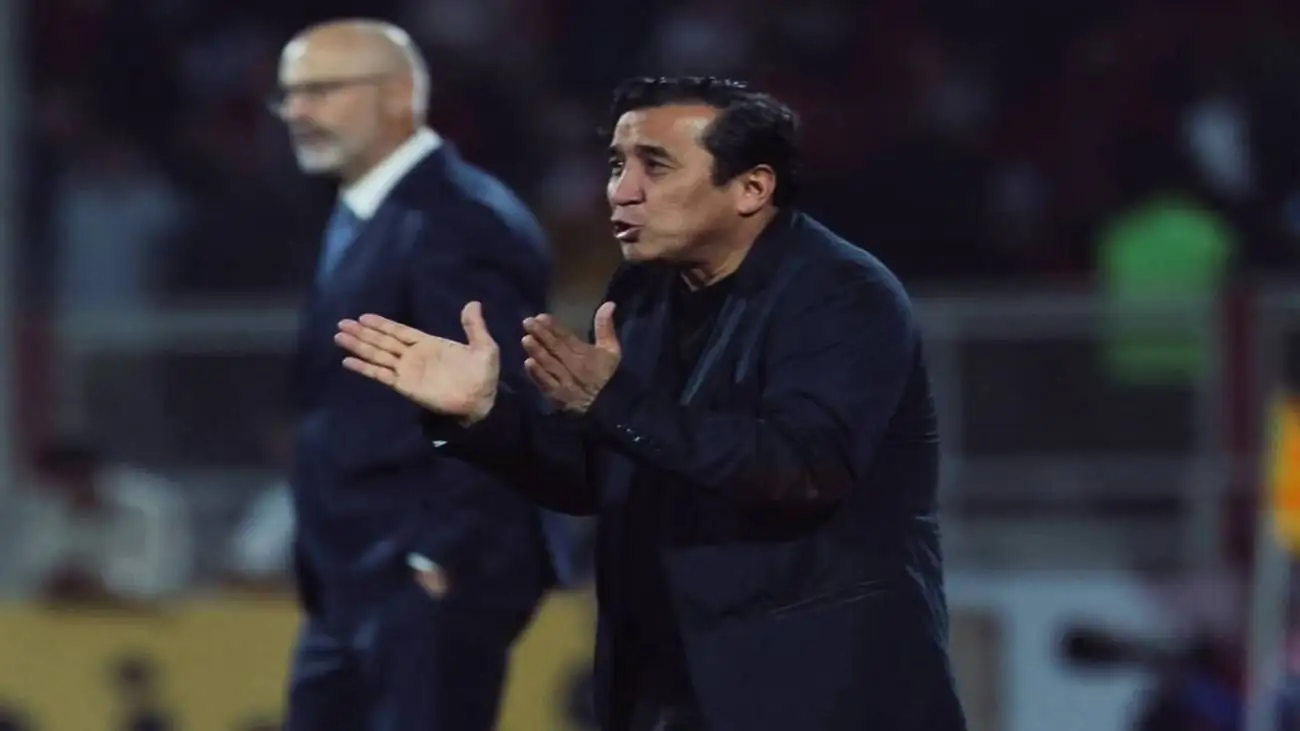 اعتراض شدید خداداد عزیزی؛ واکنش سریع داور+ ویدئو  -  ماجرا چه بود؟