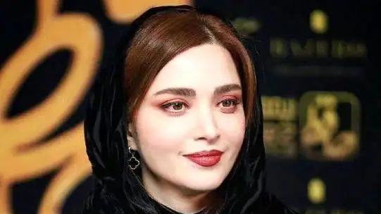 فیلم تغییر چهره شدید بهنوش طباطبایی از 23 تا 44 سالگی  -  20 سال تغییر در چند ثانیه ببین!