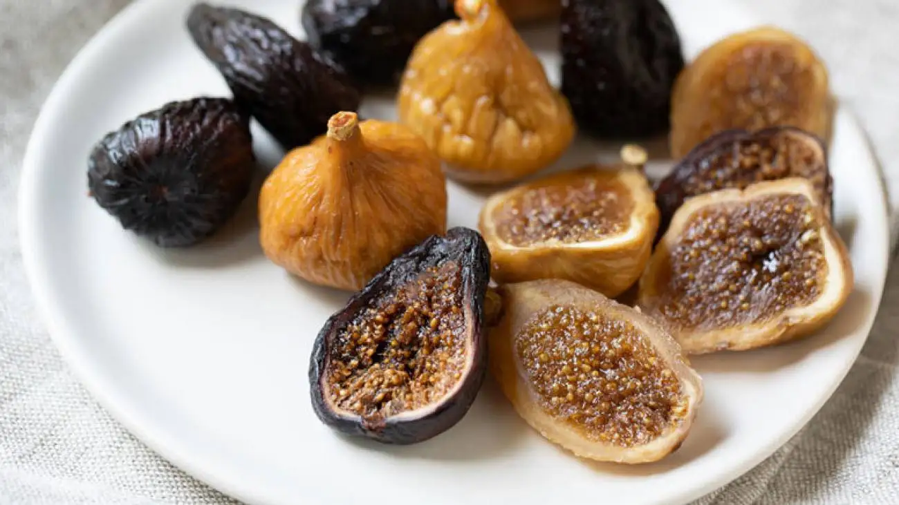 خواص انجیر خشک ؛ چه تعداد انجیر خشک در روز بخوریم ؟  -  کالری انجیر خشک چقدر است ؟