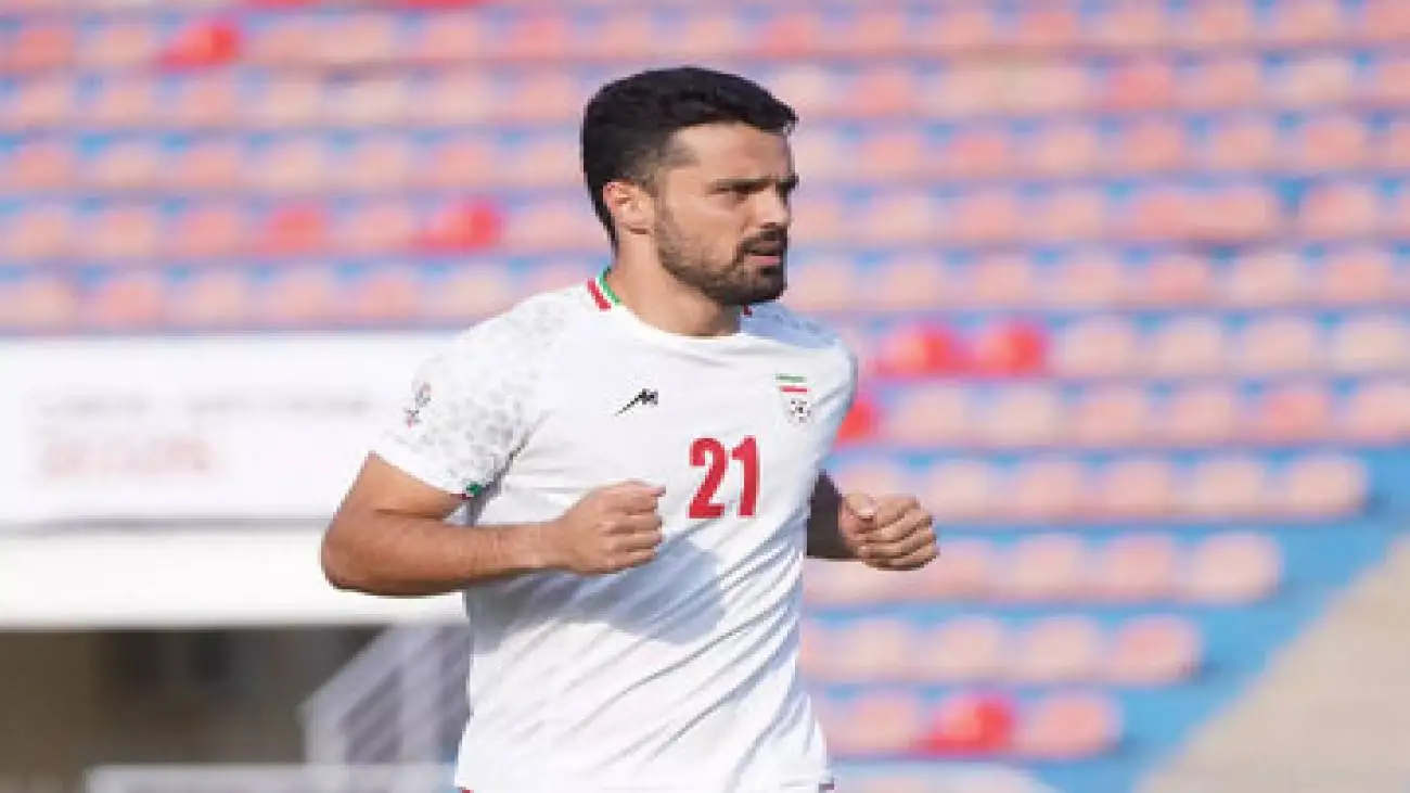 نورافکن: گردن ما پیش مردم از مو باریک تر است