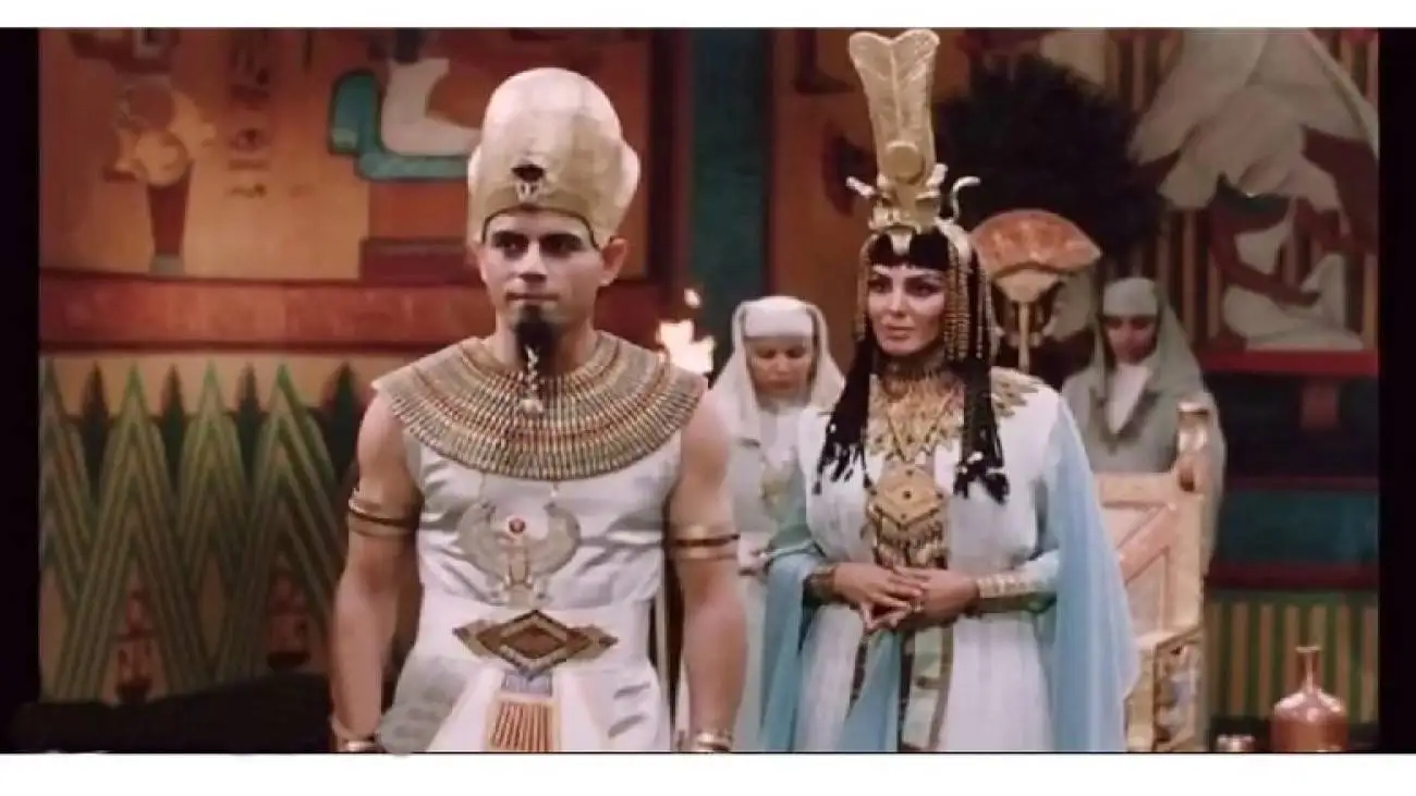 مقایسه جالب چهره اصلی بانو نفرتیتی با بازیگر زن سریال یوسف پیامبر  -  تصویر اصلی او را ببیند