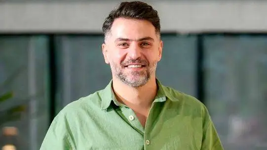 تولد علی ضیا با قربون صدقه های یک زن وایرال شد و گذشت... -  چه دلی برده ازش+عکس