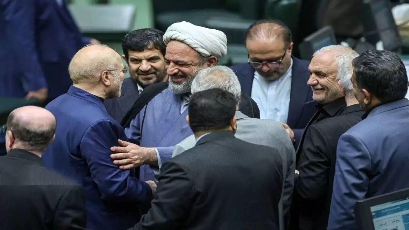 هشدار فعال سیاسی نزدیک به قالیباف درمورد خطر جناح های افراطی