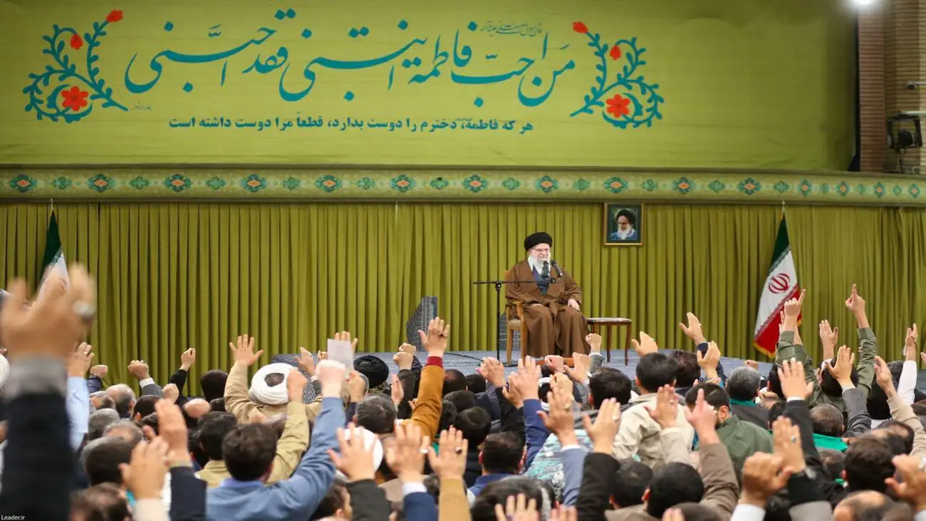 ویدیو  -  رهبر انقلاب: ایران درگیر جنگ تبلیغاتی و رسانه ای است