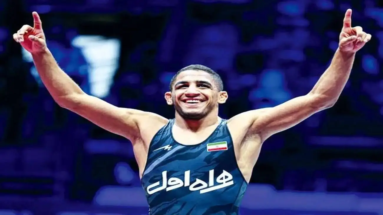 عموزاد برترین کشتی گیر جهان در سال 2025 شد+ ویدئو