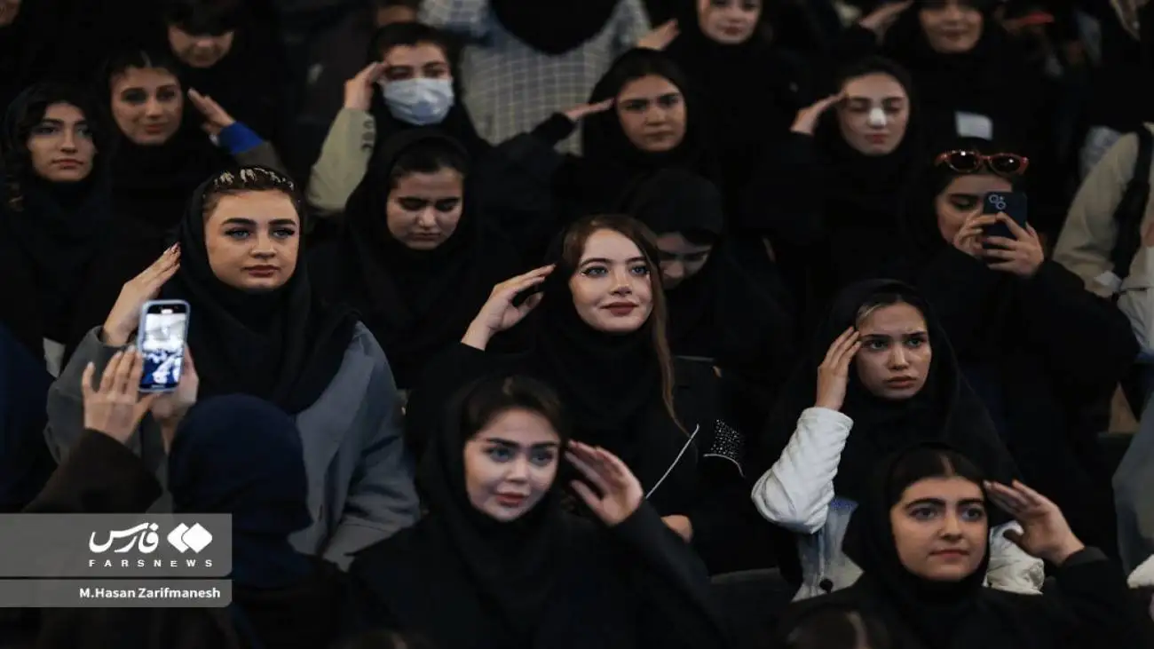 قاب متفاوت دختران دانشجوی دانشگاه آزاد تهران مرکزی