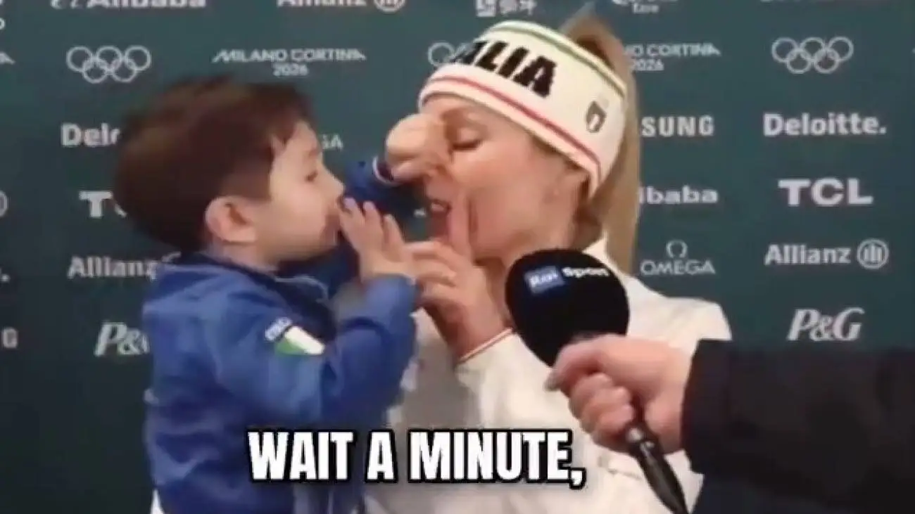 ویدیو  -  شیطنت های فرزند فرانچسکا در مصاحبه پس از کسب مدال طلای مادرش!