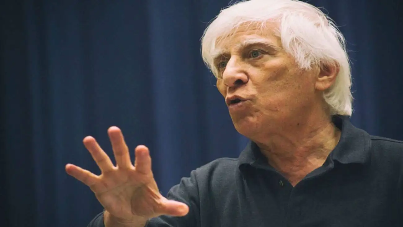 ویدیو  -  نظر استاد زنده یاد بهرام بیضایی درمورد شاهنامه فردوسی