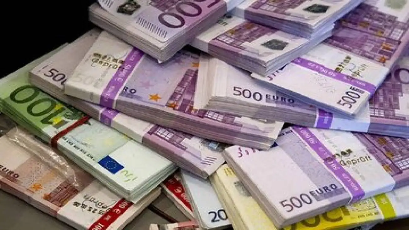 قیمت دلار و سایر ارزها امروز 4 اردیبهشت 1404 -  یورو در آستانه سقوط به کانال 80 هزار تومان