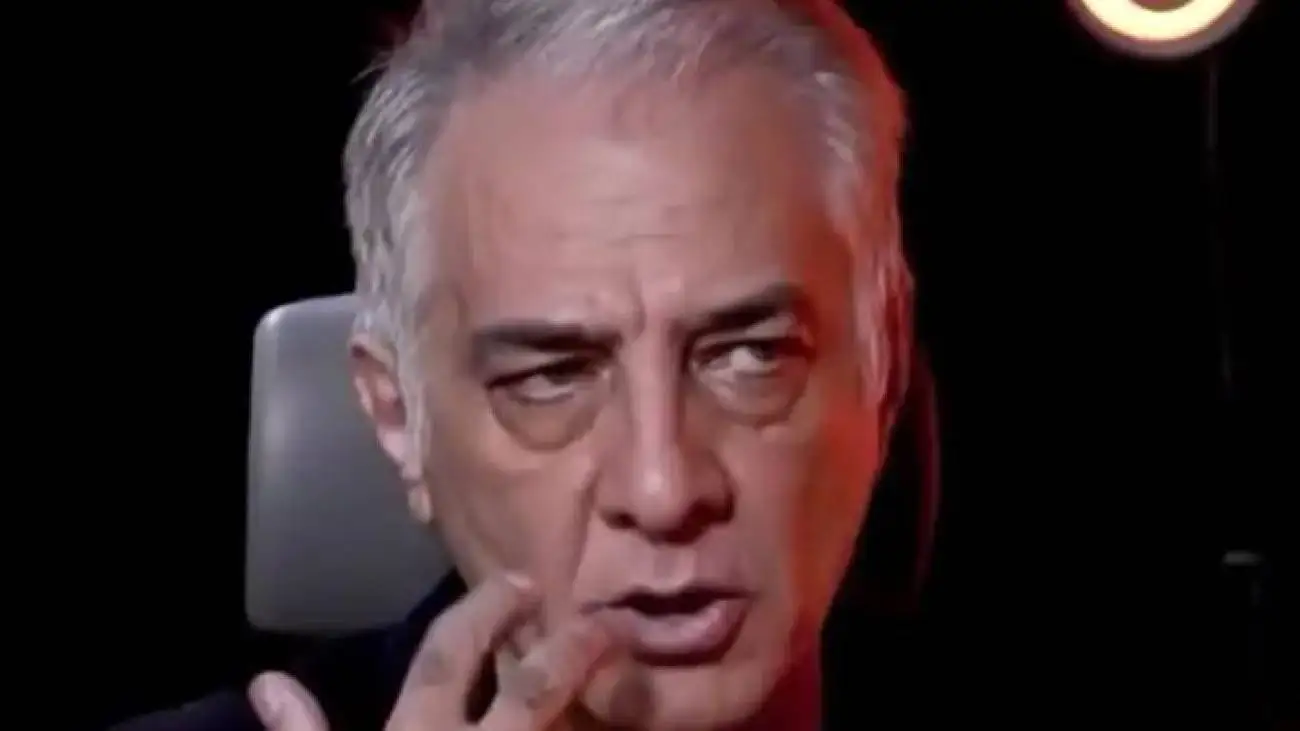 ویدیو  -  ایرج نوذری: چرا در مورد پدرم مزخرف می گویید؟ ...