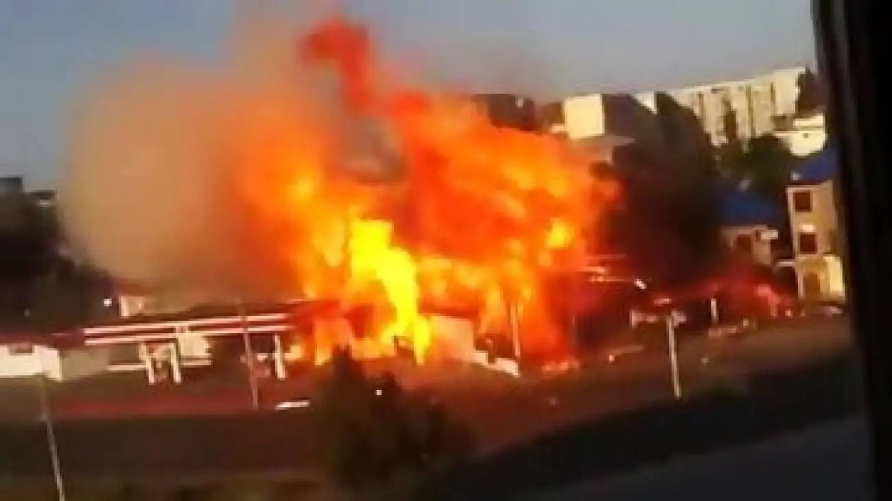 هشدار مرکز پژوهش های مجلس نسبت به اثرات تورمی کمبود و واردات بنزین -  استمرار ناترازی ها در بخش برق و گاز