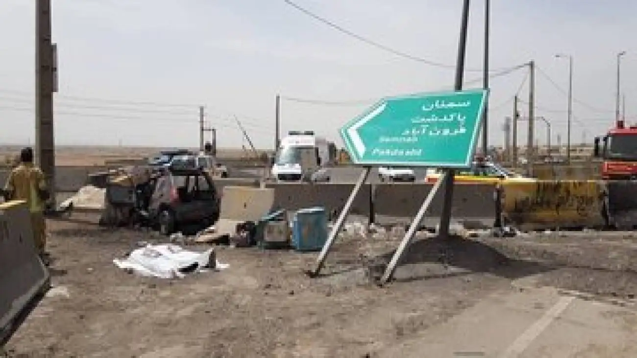 تصادف مرگبار در جاده خاوران -  دو کشته در برخورد خودروی سواری با نیوجرسی