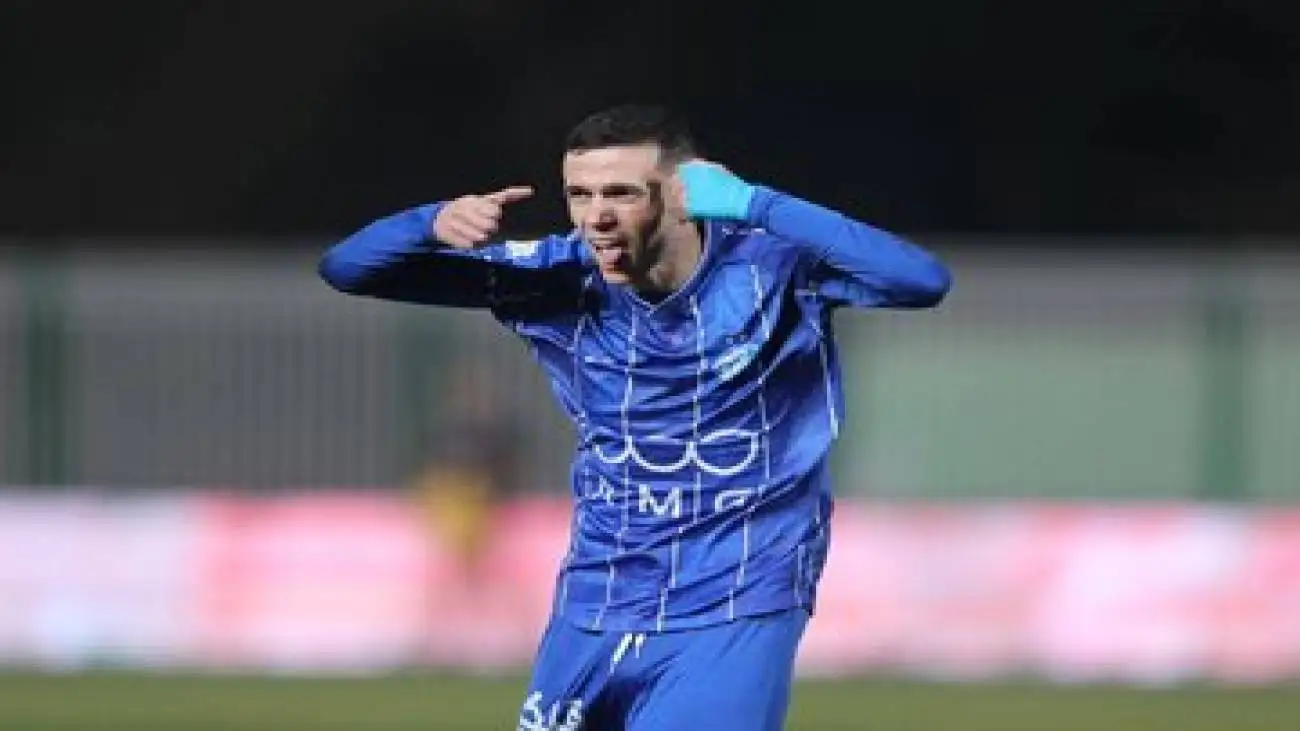 عکس -  یاسر آسانی در صدر آسیا