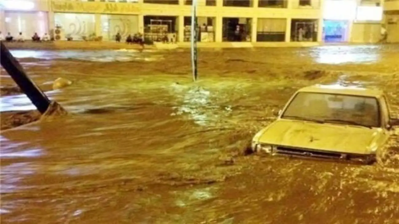 ویدیو  -  جاری شدن سیلاب در شهر جده عربستان