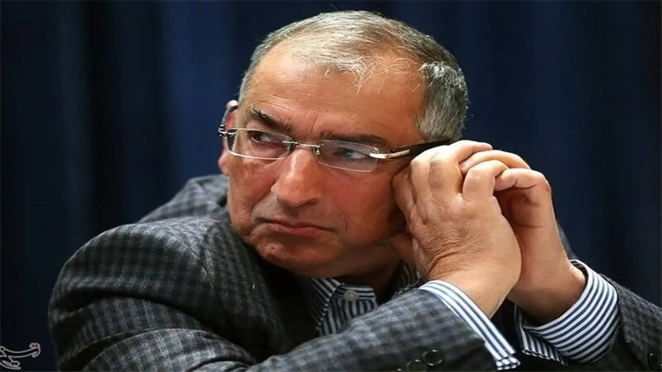 انتقاد شدید زیباکلام از میرحسین موسوی + ویدئو  -  عبور از نظام نشدنی است