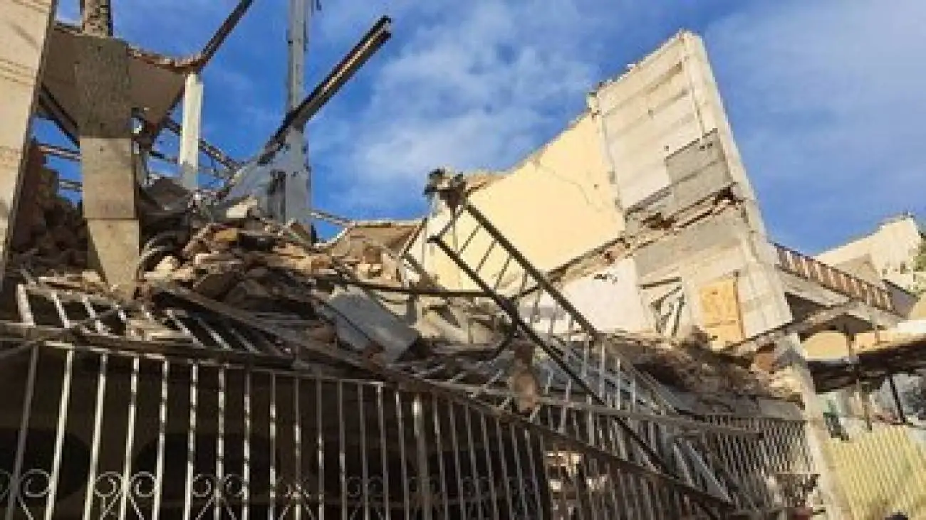 ریزش ساختمان قدیمی در خیابان جمهوری -  یک کشته و چهار مصدوم