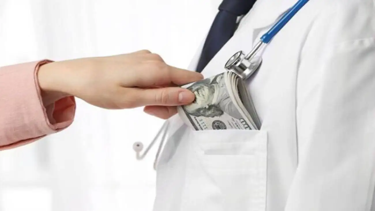 پشت پرده زیرمیزی و استعفای معاون وزیر