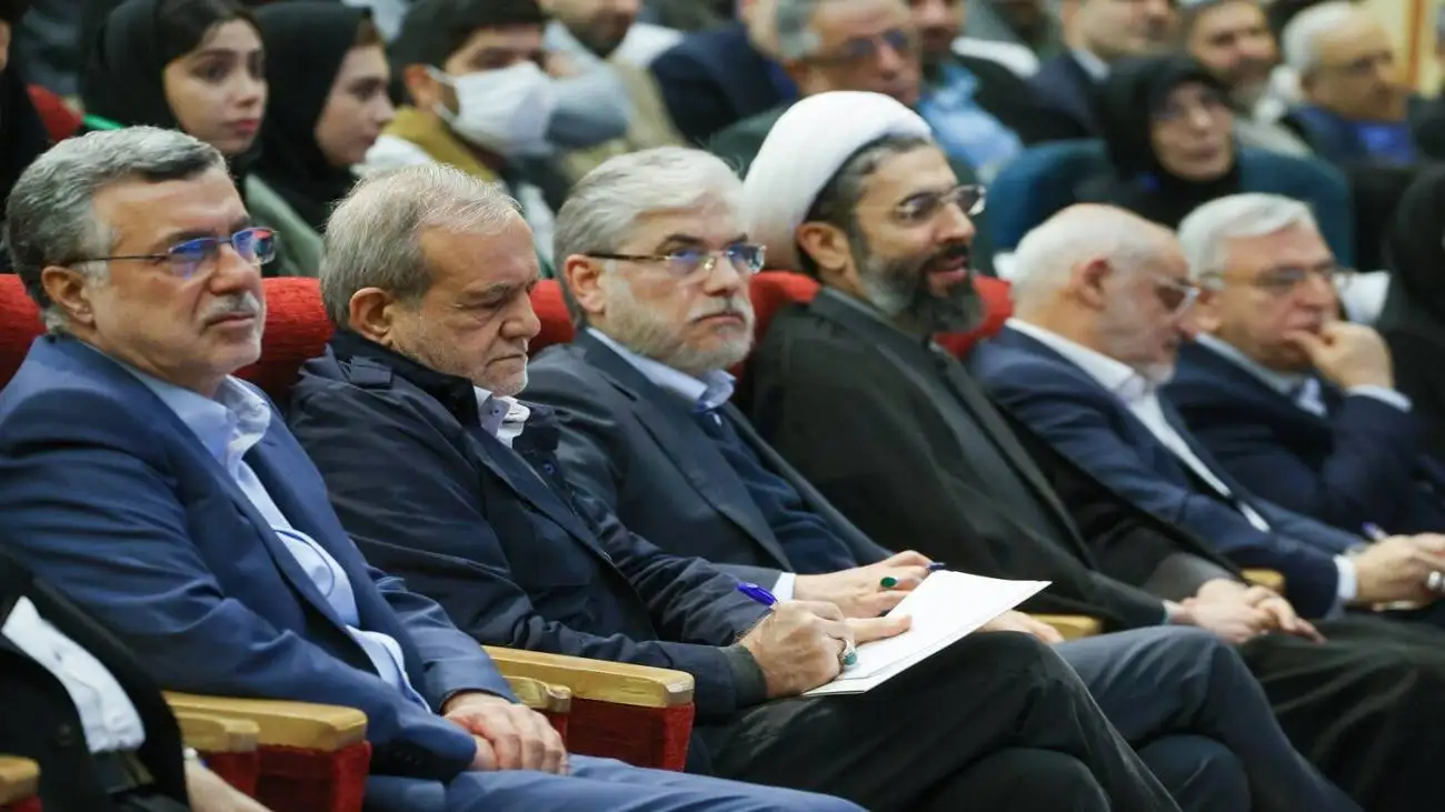 پزشکیان: قانون بدون پول می نویسند و مجبوریم پول چاپ کنیم + ویدئو