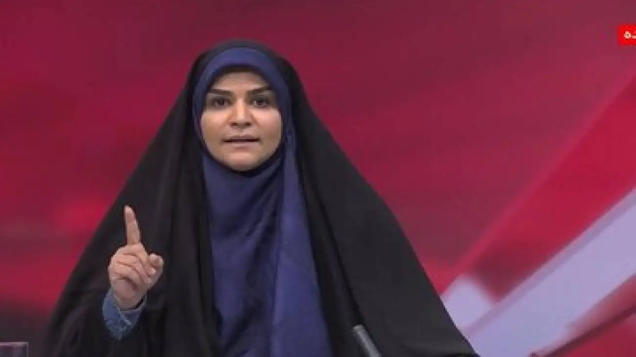 تصویر  -  سلفی سحر امامی، مجری شبکه خبر در کنار همسر و فرزندانش