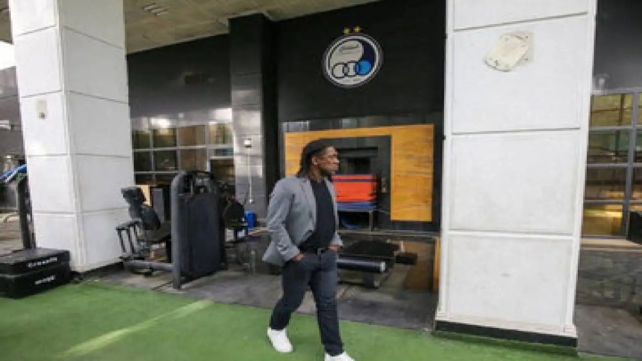 تصویر  -  سیدورف و همسر ایرانی اش در قلعه حسن خان