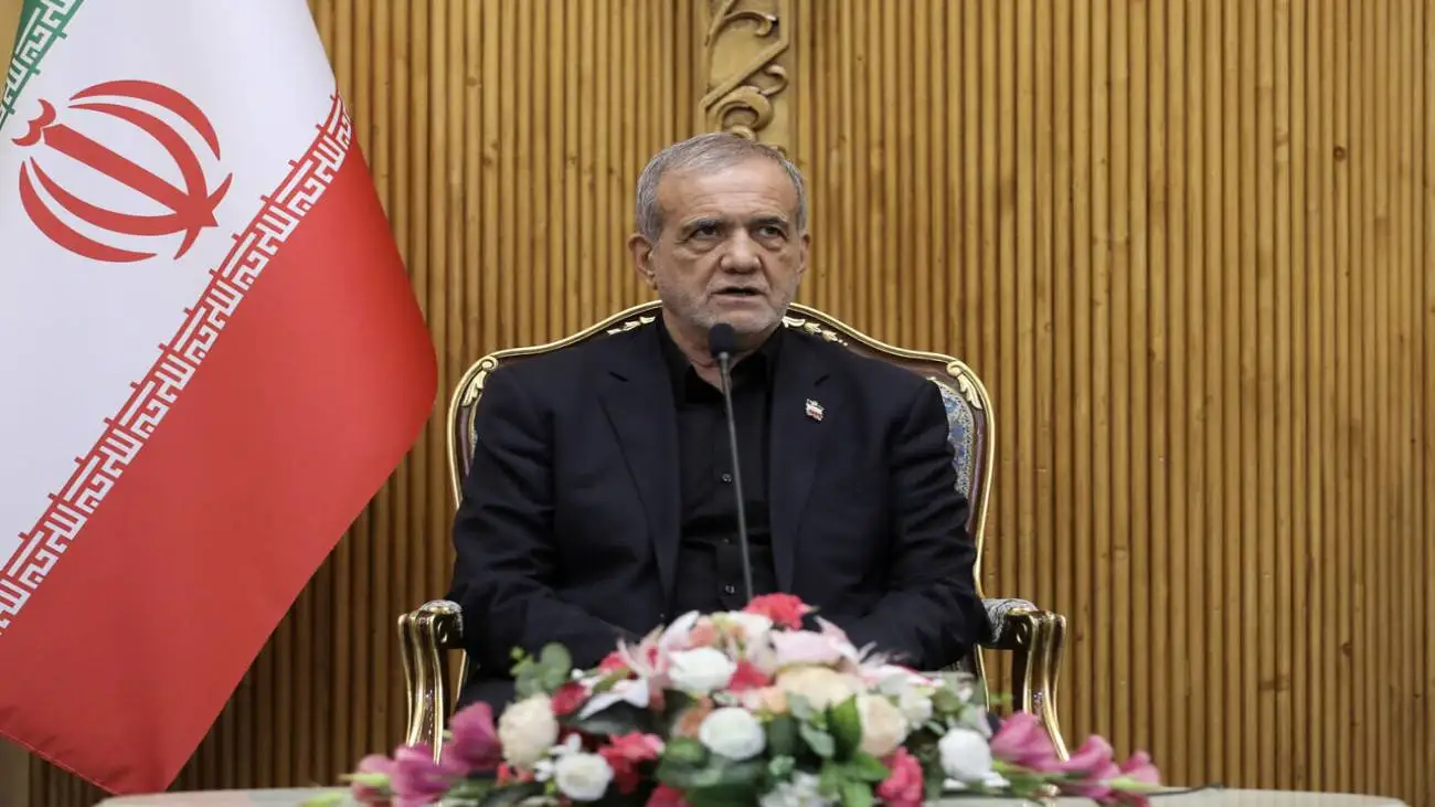 ویدیو  -  پزشکیان در مصاحبه با تاکر کارلسون: روی میز مذاکره بمب انداختند و دیپلماسی را نابود کردند