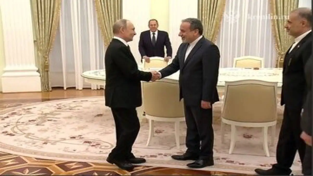 عراقچی پیام رهبر انقلاب را به پوتین تقدیم کرد -  دیدار وزیرخارجه با رئیس جمهور روسیه