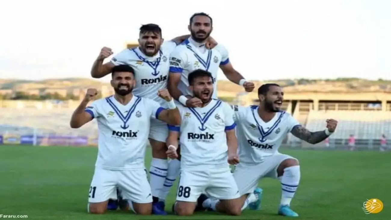 ویدیو  -  پیراهن  خاص ملوانی ها به مناسبت روز مادر