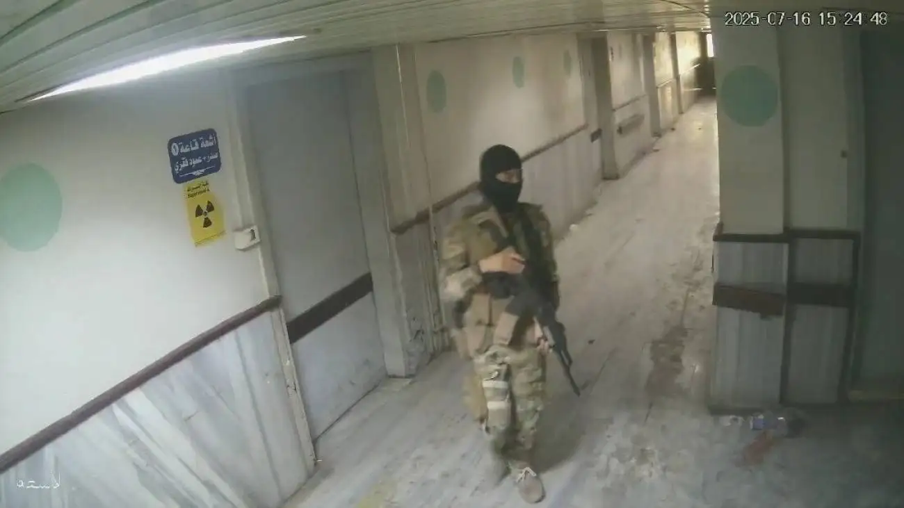 ویدیو  -   نیروهای جولانی در جریان درگیری ها کادر درمان بیمارستان سویدا را اعدام کردند