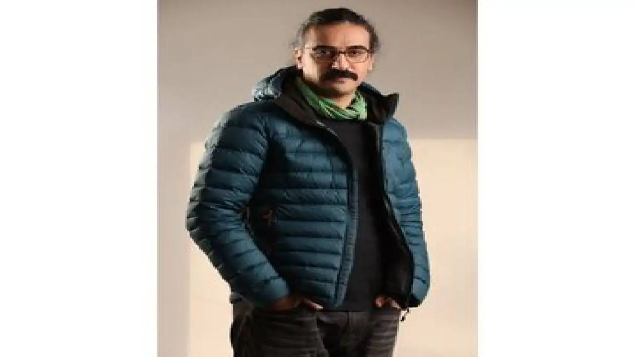 (عچق): یک مثلث عشقی -  کمدی سیاه عاشقانه