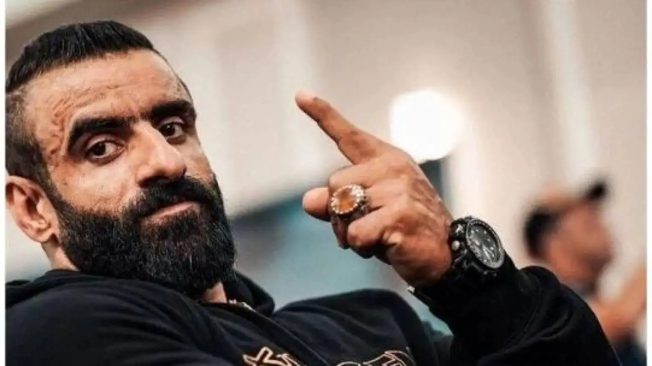 ویدیو -  هادی چوپان: محبوب ترین بازیکن تو کُل فوتبال که حمایتش میکنم و پُزشو میدن علی دائیه؛ اونم چون پهلوونِ قرن ماست و جز اون پهلوونی نمی بینم