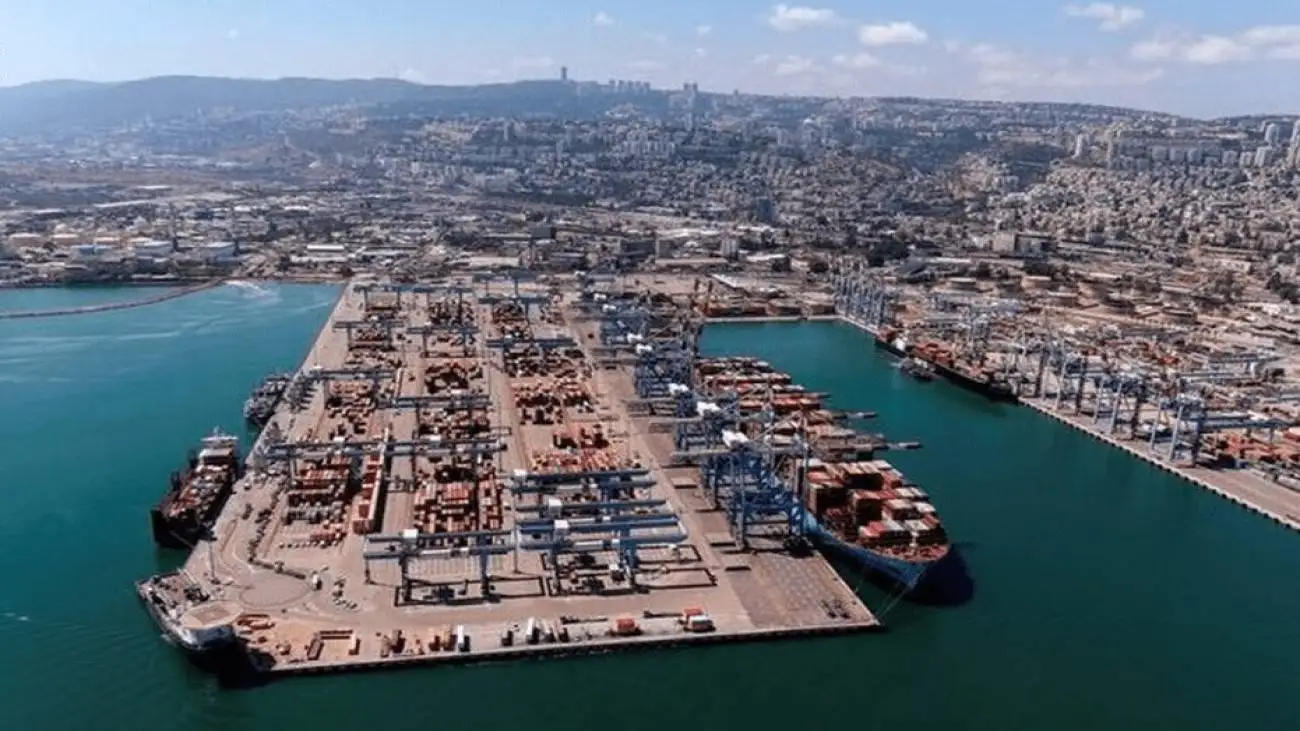 ورود گسترده کالاهای اساسی به کشور  -  21 کشتی به چابهار رسید