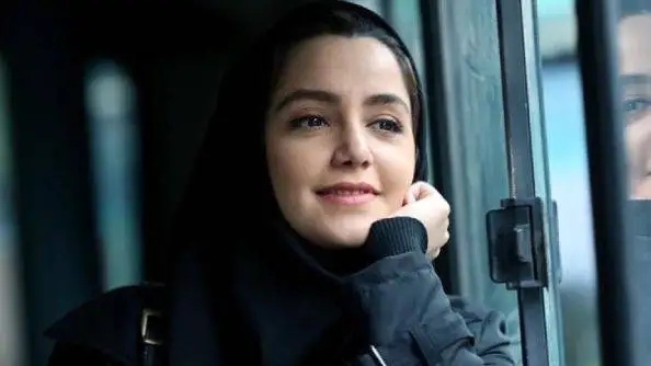 نگاه روز  -  شباهت جالب (نازنین بیاتی) به خواهر بزرگش در یک سلفی دو نفره