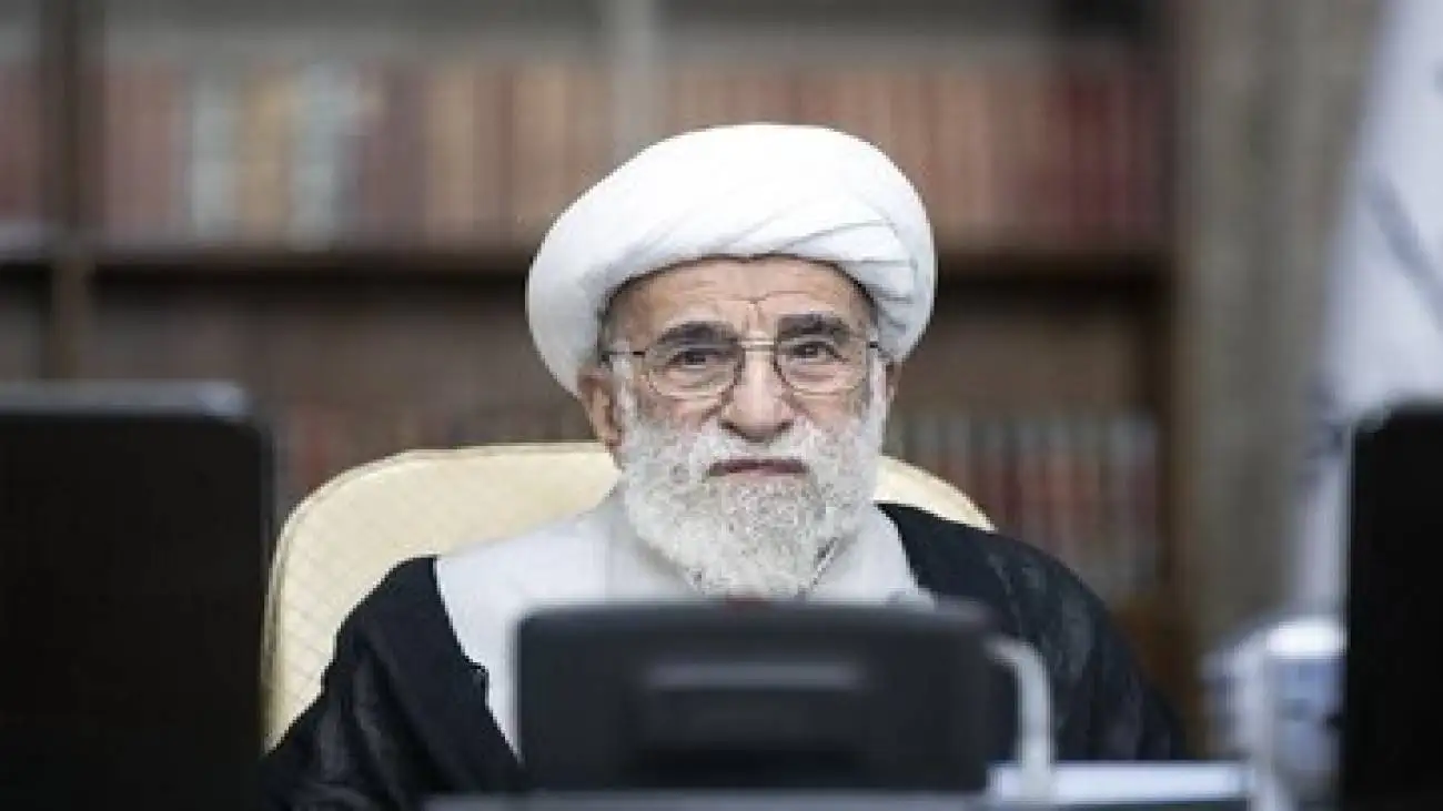 تصویر  -   تصویری قدیمی از  احمد جنتی مربوط به 80 سال پیش