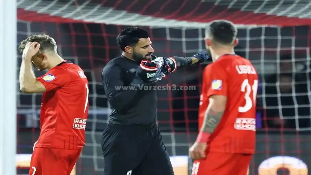 بررسی یک  خبر عجیب؛ آیا ستاره پرسپولیس مو کاشته است؟  -  او چرا سر نمی زند!