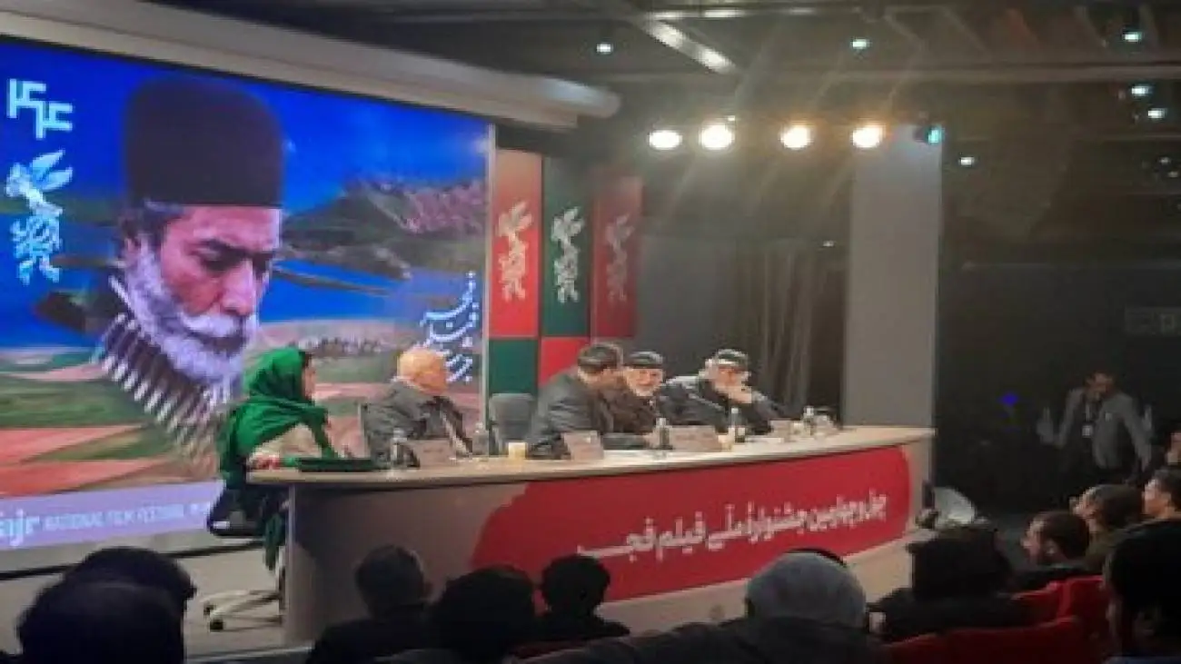 انتقاد محمدرضا شریفی نیا از رفتار محمدحسین مهدویان: با حرف هایت به دوقطبی، دامن می زنی! - به احترام جانباختگان جشنواره را با روشن کردن شمع شروع می کردید