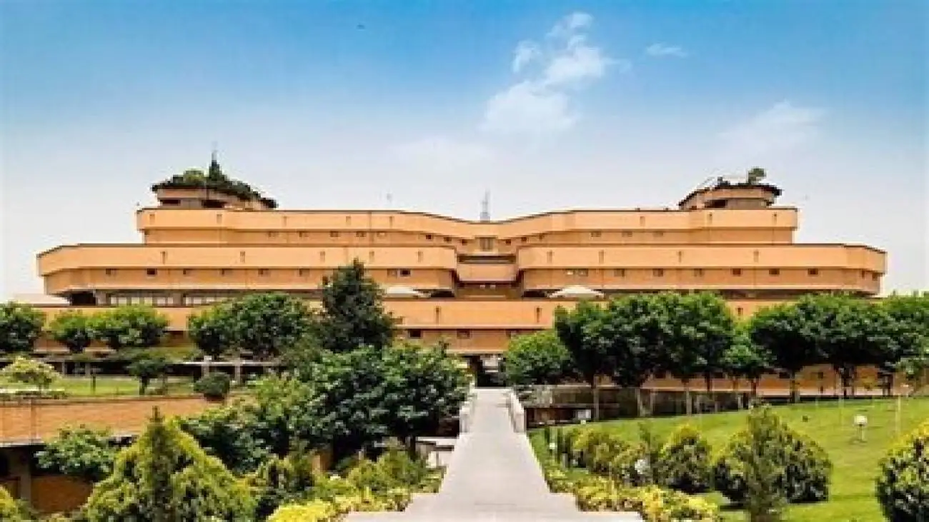 مسیری که از مکتب خانه تا مدرسه طی شد