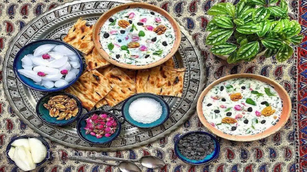 درست کردن آب دوغ خیار تبریزی ؛ غذایی خنک و تابستانه